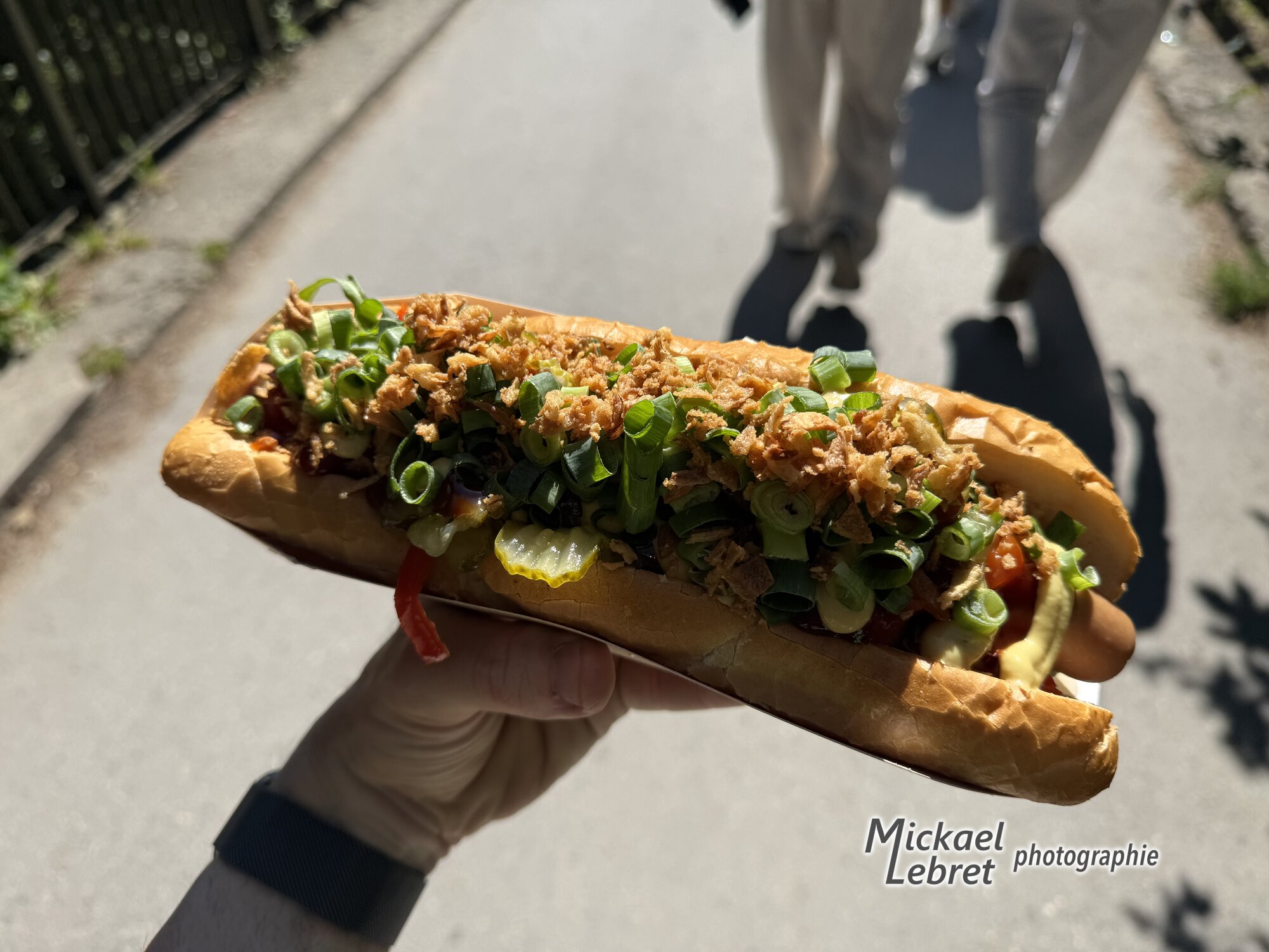 Le fameux hot-dog de Pasja Smaku