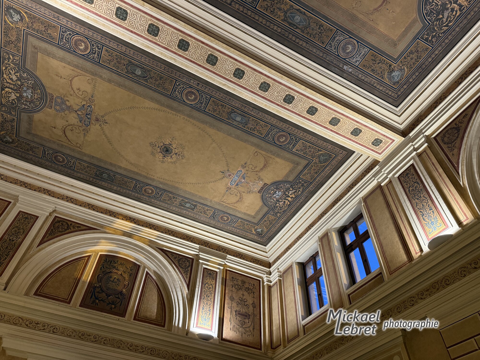 Les polychromies pompéiennes du hall