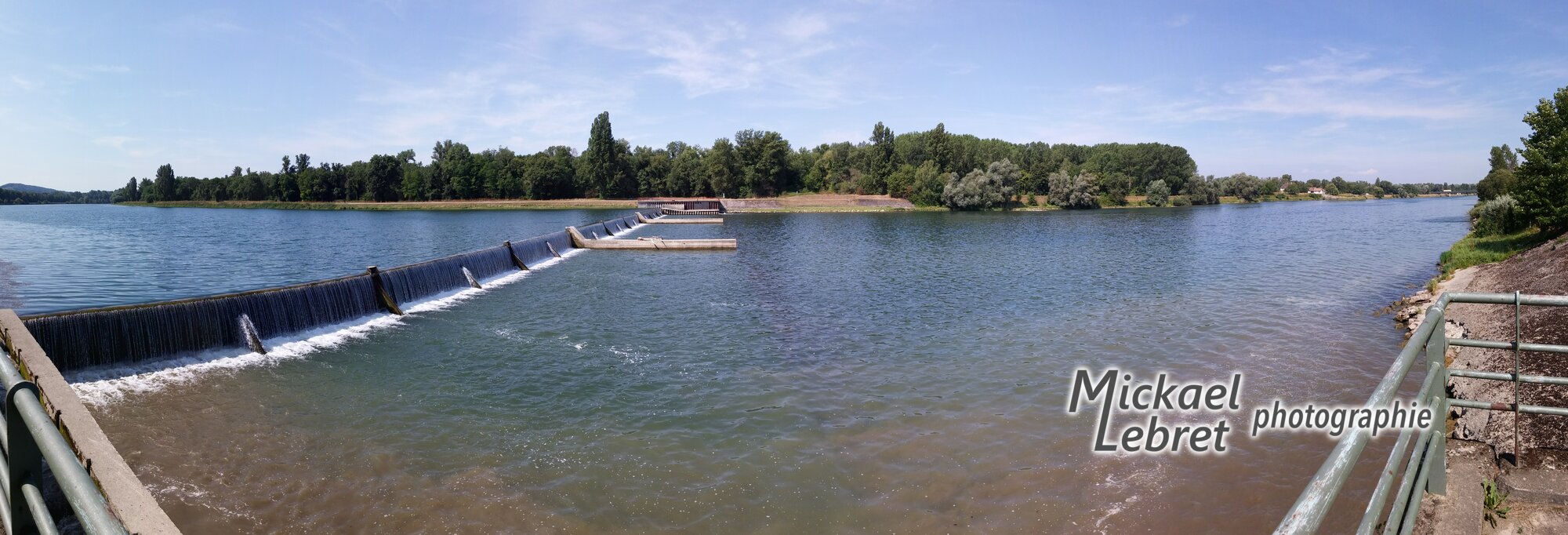 Le seuil du Vieux Rhin à Sasbach, en août 2015